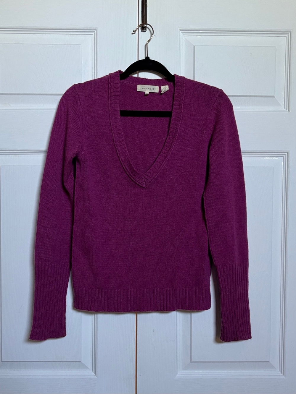INHABIT 100% Cashmere Sweater Women’s M V-Neck Purple Knit Pullover